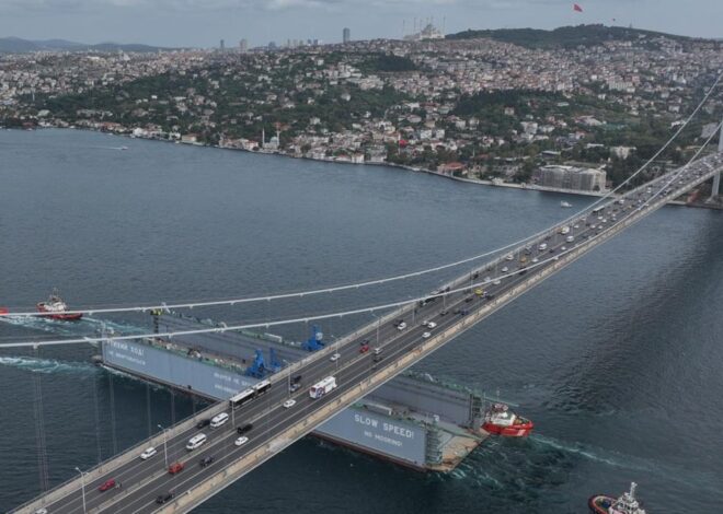 İstanbul Boğazı gemi trafiğine çift yönlü kapatıldı