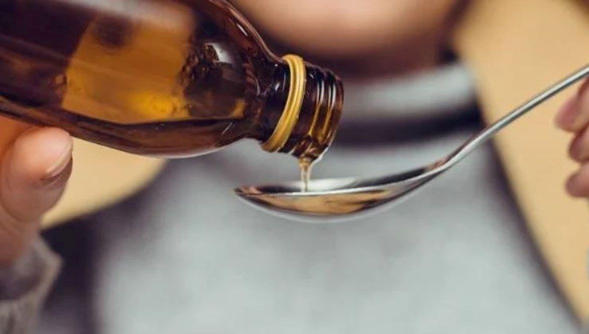 11 çocuğun ani ölümünde öksürük şurubu şüphesi! Doktor gözaltında, şurubun satışı yasaklandı