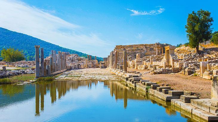 Akdeniz’in parlayan yıldızı Antalya’da Kültür Yolu Festivali başlıyor akdenizin parlayan yildizi antalyada kultur yolu festivali basliyor JT3uS9Ir.jpg