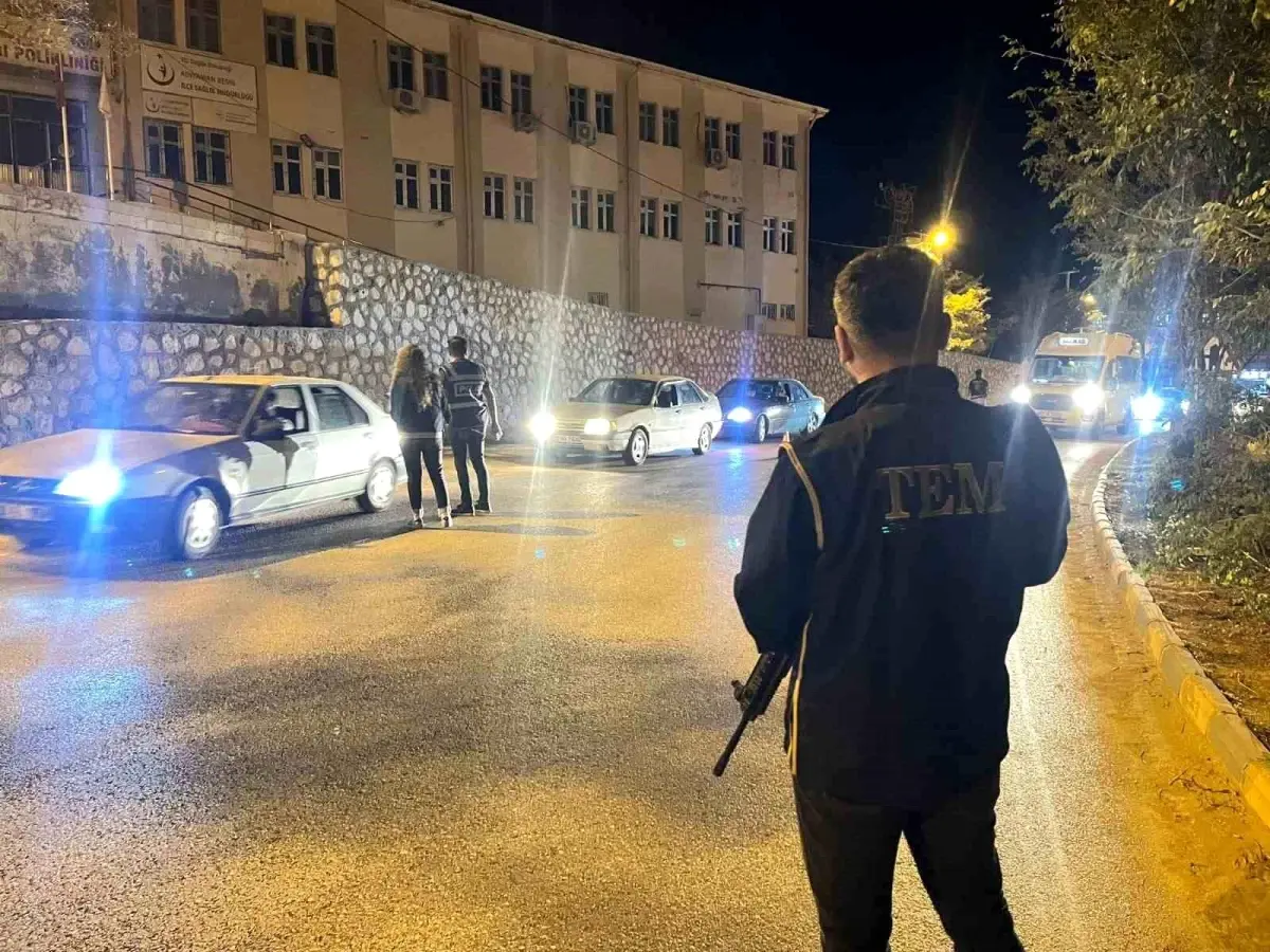 besnide polis uygulamalari suruyor MyRTviIU.jpg