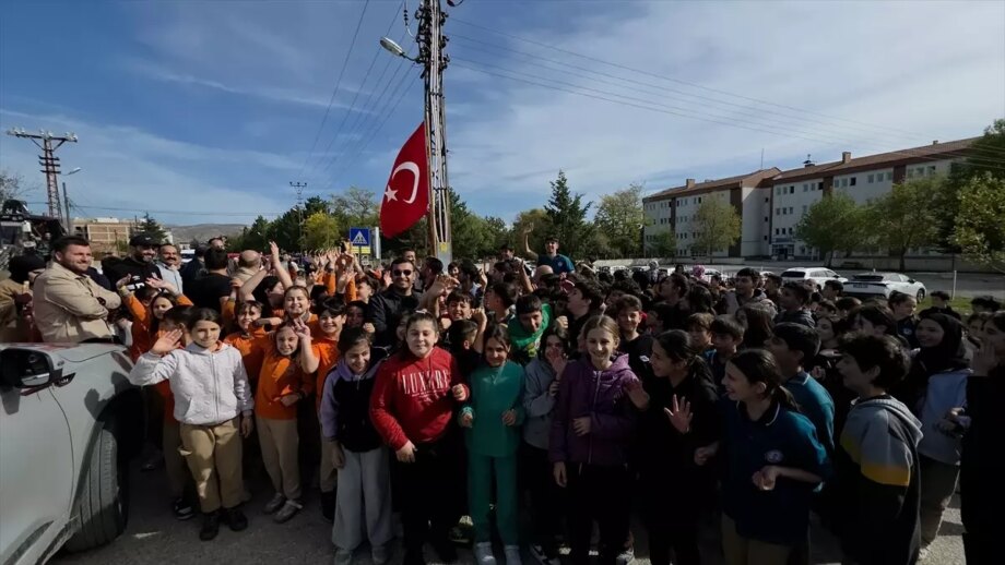 Dünya Şampiyonu Güreşçiler Gümüşhacıköy’de Coşkuyla Karşılandı dunya sampiyonu guresciler gumushacikoyde coskuyla karsilandi J6VurBxD.jpg
