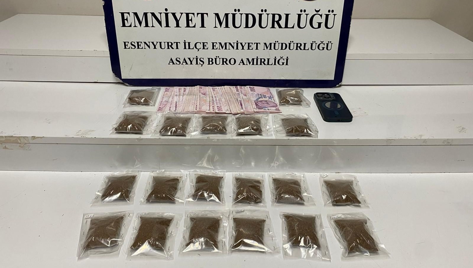 esenyurtta uyusturucu saticilarina darbe VGWL7ILq.jpg