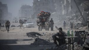israil askerleri gazzede evini kontrol eden filistinliyi katletti VnxFIL4x.jpg