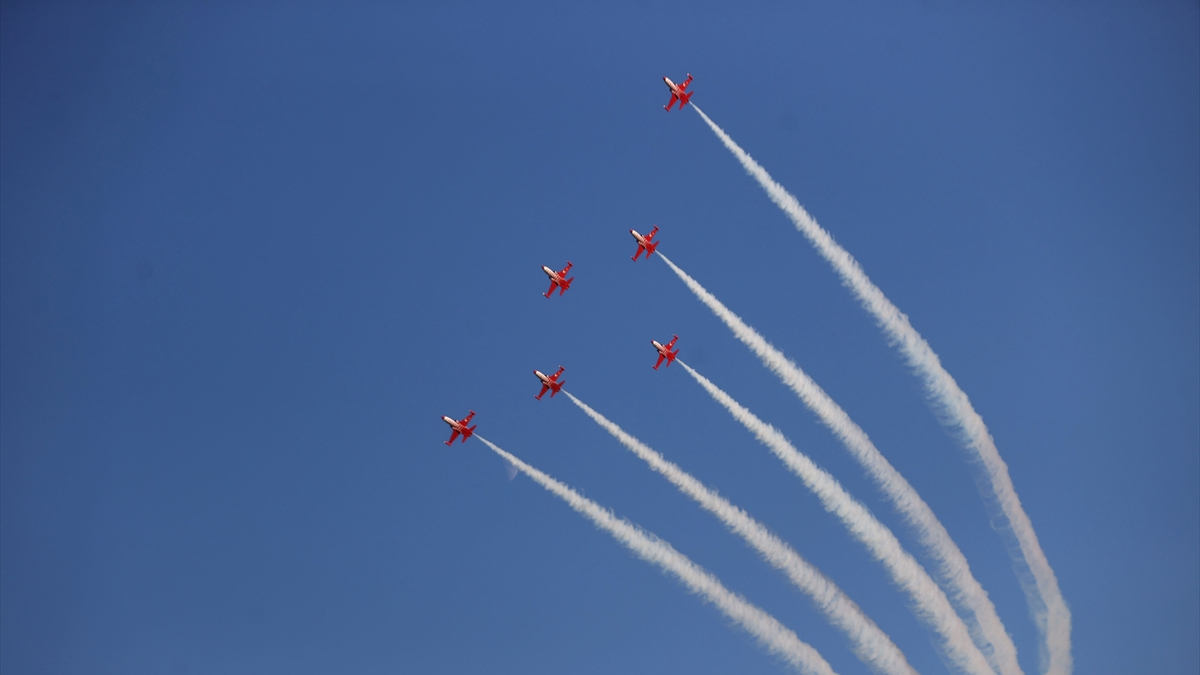 turk yildizlarindan kirklareli semalarinda gosteri ucusu VHGgYGcs.jpg