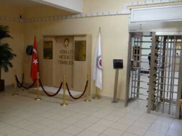 cezaevindeki acik gorustebabasi tarafindan dovulen cocuktan haber var 4AI4YPxA.jpg