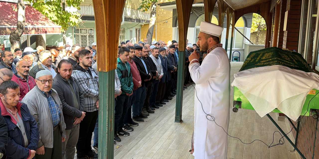 evinde bogazi kesilmis halde bulunmustu engelli oglu adliyeye sevk edildi 8qBgAver.jpg