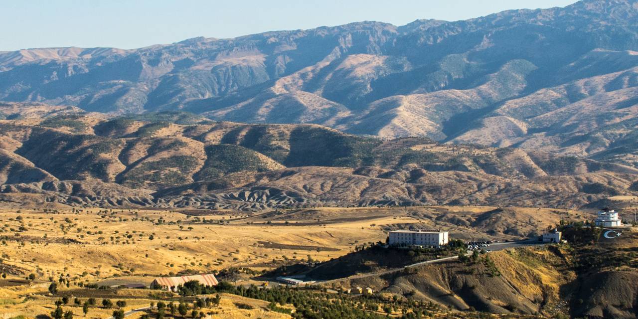 sirnakta bir bolgeye muhimmat imha sebebiyle 10 gunluk giris yasagi FGyHvKnR.jpg