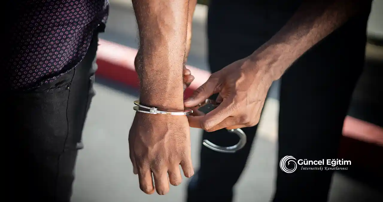 Antalya’da Öğretmenleri Dolandıran Okul Müdürü ve Çetesiyle İlgili Operasyon