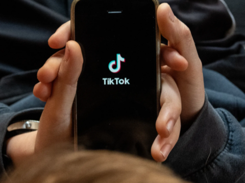 Fenomen cift tiktoktan servet kazanip devletten sosyal yardim almaya devam etti JEG3ANct