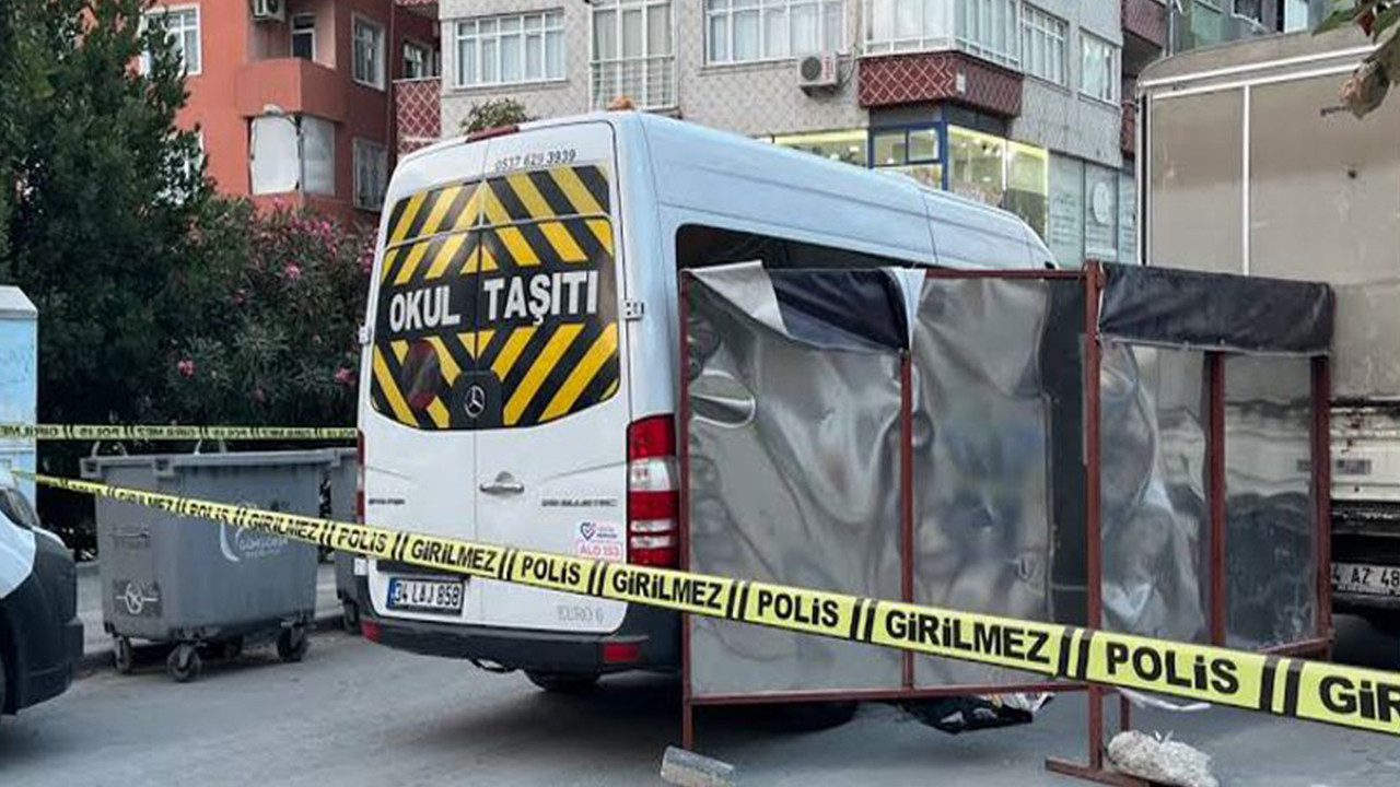 Gungorende servis aracinin altinda kalan yasli adam hayatini kaybetti w9kYZ16M