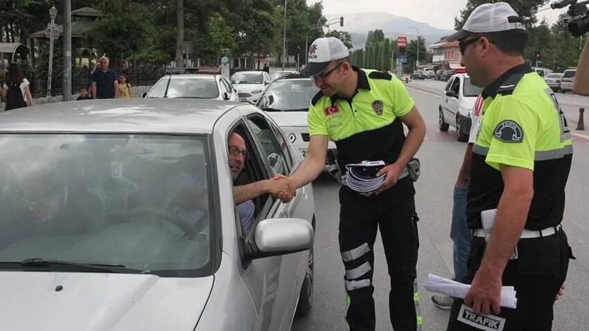 Yeni ehliyet duzenlemesi resmen kabul edildi 3 kere yapaninkine el konulacak jtIfCXKv